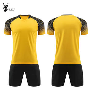 DEERSPORTS OEM abordable de haute qualité jaune personnalisé ensemble d'uniformes d'équipe de football pour hommes maillot de football - Product Image 1