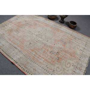 Tapis turc vintage en laine orange et beige de 55x82 pieds, tissage plat classique avec motif patchwork, décor élégant et rustique - Product Image 4