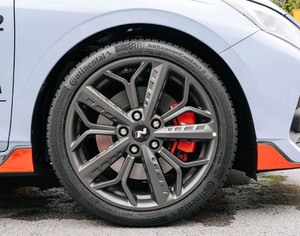 Neumático Continental-AllSeasonContact 2 Premium 2024 para turismo, todas las estaciones, para automóviles de pasajeros y vehículos eléctricos, usado con garantía. - Product Image 4