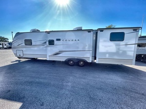 Autocaravana Usada Keystone Cougar 34TSB 2025, Camioneta para Campamento, Casa Rodante - Product Image 2