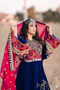 Robe afghane Kuchi pour femmes de la meilleure qualité faite à la main avec de jolis motifs de broderie et de belles manches - Product Image 6