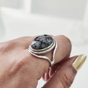 Anillo de Plata de Ley 925 con Obsidiana Natural en Forma de Copo de Nieve para Mujer, Diseño de Joyería para Navidad, Aniversario o San Valentín - Product Image 4