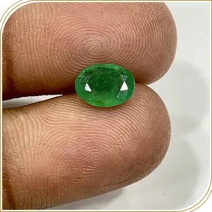 Esmeralda Zambiana Natural de 1.45ct, Corte Cojín, Material de Diamante, Certificación IGI, Color Verde Esmeralda, Tamaño Ovalado 9x7x3mm - Product Image 1