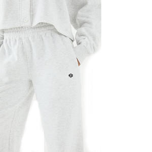 Conjunto Deportivo de Sudadera Corta y Pantalones Jogger de Pierna Recta para Mujer, Ajuste Holgado, Ropa Deportiva de Felpa para Marcas OEM - Product Image 3