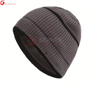 Bonnets en peluche tendance pour hommes - Bonnet d'hiver chaud Logo et couleurs personnalisés Haute qualité 100% acrylique Utilisation en plage et en extérieur - Product Image 5