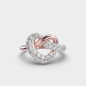 Bague de fiançailles en diamant de laboratoire taille ronde 1,80 carat, avec bande éternelle en forme de cœur, bijoux de mariage style décontracté pour femme - Product Image 4