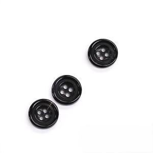 Botón Natural de Cuerno de Búfalo al por Mayor, Acabado en Blanco para Accesorios de Ropa, Alta Calidad - Product Image 1