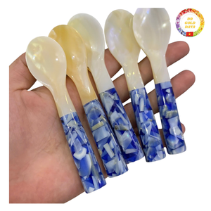 Cuillère en nacre de luxe faite à la main Matériau naturel pour l'huître élégante à la crème glacée au caviar servant des plats gastronomiques pour les cadeaux - Product Image 1