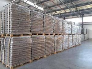 Granulés de bois en forme de bâtonnets pour système de chauffage, combustible de haute qualité, 4500 Kcal/kg, norme A1, teneur en cendres 9,9%, humidité 99%, densité - Product Image 6