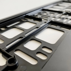 AVTOVIN Cadre de plaque d'immatriculation universel en plastique noir pour voitures européennes, support de plaque standard 520 mm x 112 mm - Product Image 2