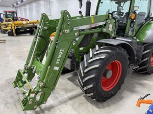 รถแทรกเตอร์ฟาร์ม Fendt 516 Vario 160 แรงม้า ขับเคลื่อน 4 ล้อ เครื่องยนต์ดีเซล พร้อมห้องโดยสาร ระบบเกียร์แบบส่งกำลัง  สำหรับงานหนัก - Product Image 3