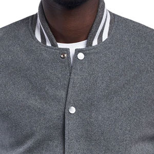 Blouson universitaire unisexe personnalisé en gros, corps en laine, manches en cuir, fermeture éclair, patchwork écologique, style bomber - Product Image 5