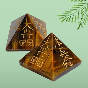 Pyramide en cristal œil de tigre Feng Shui avec symbole Reiki gravé - Product Image 1