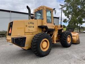 Chargeur sur pneus Case 621B 1999-Chargeur de taille moyenne éprouvé et durable - Product Image 4