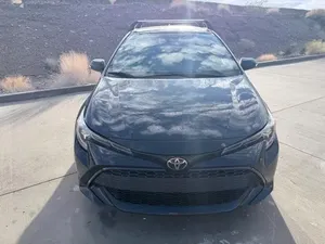 Toyota Corolla Hatchback SE 2020 d'occasion et abordable - Product Image 2