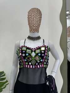 Broderie en fil de fausse Georgette lourd et haut de travail en miroir véritable avec haut de pantalon élastique à l'arrière et costume Dupatta à impression numérique - Product Image 4