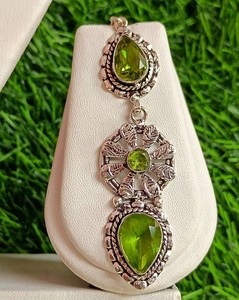 Boucles d'oreilles en argent plaqué faites à la main avec pierre de péridot, bijoux en pierres précieuses naturelles, accessoire de mode bohème pour femmes - Product Image 5