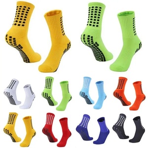 Chaussettes de football respirantes antidérapantes en coton 2025 avec logo et design personnalisés OEM - Product Image 1