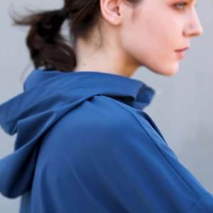 Venta al por mayor de secado rápido personalizado entrenamiento Fitness gimnasio Yoga traje de las mujeres abrigo suelto transpirable mujeres correr deportes abrigo con cremallera - Product Image 5