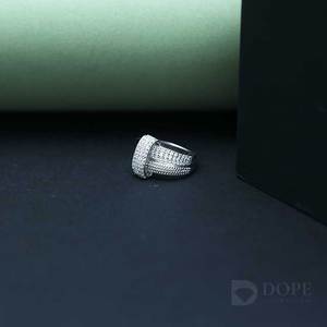 Anillo Unisex Moderno y Atrevido de Acero Inoxidable Chapado en Oro de 18K con Moissanita y Piedras Creadas en Laboratorio con Certificación IGI para Fiestas - Product Image 2