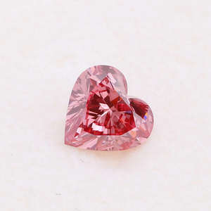 4.0 CT VS1-VS2 diamants en vrac de couleur rouge taillée en coeur cultivés en laboratoire certifiés par IGI avec certificat - Product Image 2