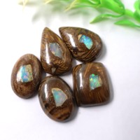 Déclaration de bijoux de luxe avec doublet boulder opale cabochon matrice terreuse couches de feu vif pierre précieuse rare pour l'opale de travail élégante