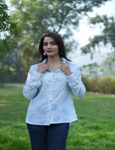 Chemise ample à imprimé floral pour femmes, haut décontracté d'été avec manches longues et détails à revers, tissu respirant pour un confort quotidien - Product Image 3