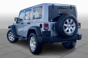 <span class=keywords><strong>Jeep</strong></span> <span class=keywords><strong>Wrangler</strong></span> JK Unlimited <span class=keywords><strong>Sahara</strong></span> V6 SUV 2018 Usado - Listo para Enviar - Product Image 2