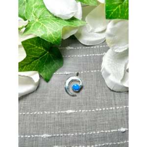 Colgante de Ópalo y Plata de Ley Joe Martinez con Incrustaciones de Circonitas Cúbicas en Bisel, Amuleto con Patrón Numérico para Regalo - Product Image 1
