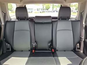 Limpio 2019 To-yo-ta 4 _ Runner SR5 Premium 4WD - Product Image 2