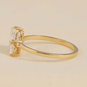Anillo de Compromiso con Diamante Cultivado en Laboratorio, Corte Ovalado, Tipo Pera, en Plata de Ley/Platino, Claridad VS1, Elegante - Product Image 4