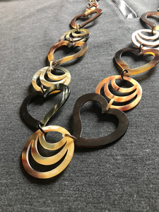 Colgante de calidad superior Collar de anillo de cuerno natural Artículos de moda para exportaciones al por mayor - Product Image 4