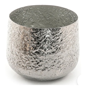 Exclusivo Florero Decorativo de Acero Inoxidable con Acabado Plateado en Forma Redondeada para Decoración de Bodas y Fiestas - Product Image 1