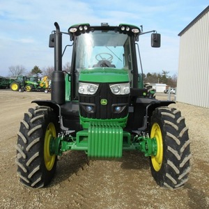 Tractor Agrícola John Deere 6130M de 20 HP 4WD de Calidad Premium, Listo para la Venta - Product Image 1