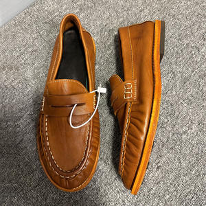Chaussures habillées élégantes pour hommes en cuir véritable, style Oxford formel en cuir de vachette, look moderne pour le bureau et les événements. - Product Image 2