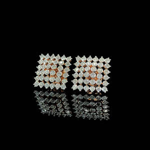 Clous d'oreilles en diamant de laboratoire de luxe en or rose idéal pour cadeau de fête d'anniversaire ou bijoux de fiançailles de haute qualité - Product Image 4