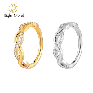 Orecchino a Cerchio Huggie Right Grand in Titanio ASTM F136 con Corda Intrecciata, Piercing a Lobo con Anello a Cerniera Infinito con Zirconi Cubici, Anello da Setto Nasale 16G - Product Image 1