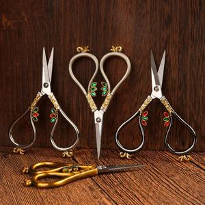 Tijeras Duraderas de Acero Inoxidable con Bordado de Flores de Estilo Retro Vintage para Coser, Hacer Scrapbooking y Manualidades - Product Image 5