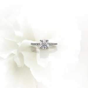 Anillo de Compromiso Exclusivo de Oro de 10K con Media Eternidad de Diamantes de Moissanita de 1.16 Quilates, Joyería Fina para Novia, Directo de Fábrica, Proveedor Personalizado - Product Image 5