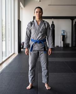 ชุดยิวยิตสู Grey Tiger BJJ Gi และ No Gi แบบสั่งทำพิเศษ พร้อมเสื้อรัดกล้ามเนื้อและกางเกงป้องกันการเสียดสีแบบ Sublimated ขายส่ง - Product Image 2