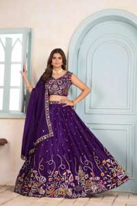 Ropa india y pakistaní Lehenga Choli con hilo de bordar Trabajo y secuencia Compromiso DE TRABAJO Lehenga Choli - Product Image 3