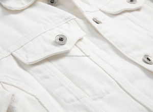 Veste de sport blanche décontractée pour hommes Veste en jean imperméable vintage personnalisable en polyester tricoté en gros Veste en jean - Product Image 3