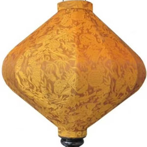 Lanterne en soie traditionnelle fabriquée à la main du Vietnam idéale pour les décorations de festival culturel de jardin extérieur de mariage du nouvel an lunaire - Product Image 1