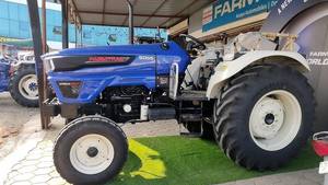 Tractor de Ruedas Farmtrac 4WD de 60HP con Tecnología Avanzada, Caja de Cambios con Transmisión de Engranajes, Motor Automático, Eficiencia Superior Inigualable - Product Image 5