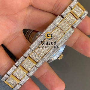 Montre Hip Hop Moissanite de luxe pour hommes rehaussée de diamants ronds à coupe brillante VV Clarity Band accrocheur en acier inoxydable - Product Image 4