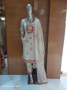 Jacquard miroitant avec miroir et Goti Pati pour vêtements indiens et pakistanais Broderie élégante artisanale - Product Image 6