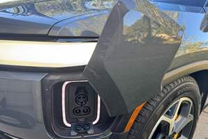 Vehículo Eléctrico R1T Edición Aventura 2023, Grado Industrial, Cuatro Motores, Tracción en las Cuatro Ruedas, Batería de Gran Capacidad, Garantía de 3 Años, Aluminio y Acero - Product Image 3