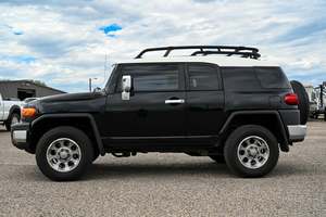 Toyota FJ Cruiser 4WD 2013 Usado en Buen Estado - Product Image 3