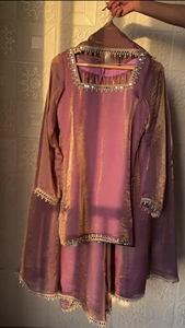 Nouvelle tenue Sharara pakistanaise avec broderie de créateur, travail de codage, haut fantaisie et ensemble palazzo dupatta pour la vente à l'exportation - Product Image 5
