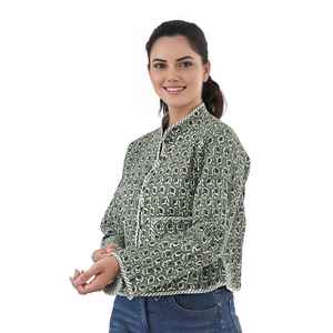 Veste matelassée Kantha réversible à fleurs Manteau fait main en coton imprimé bohème Vêtements d'extérieur pour femmes - Product Image 3
